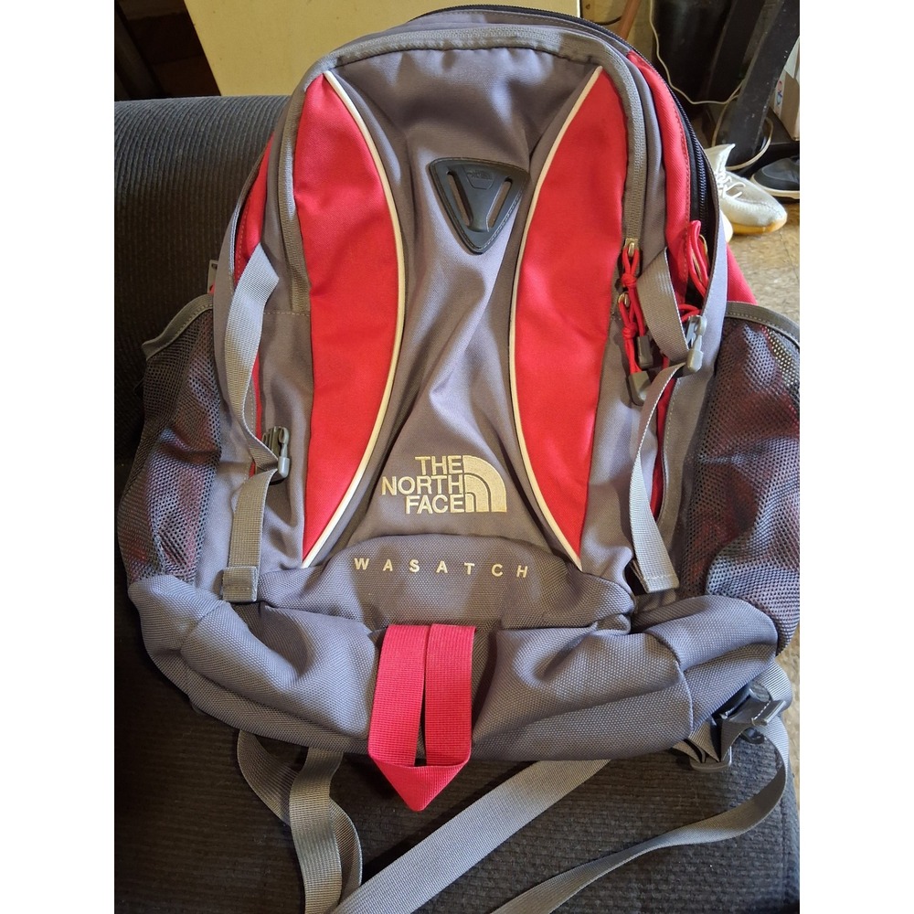 The North Face Wasatch Backpack‎ Grey Red Outdoor Hiking Daypack Mens Bag
